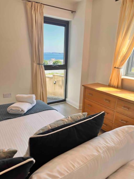 2Bed With Pool & Sea View Apartment New Quay Exterior foto